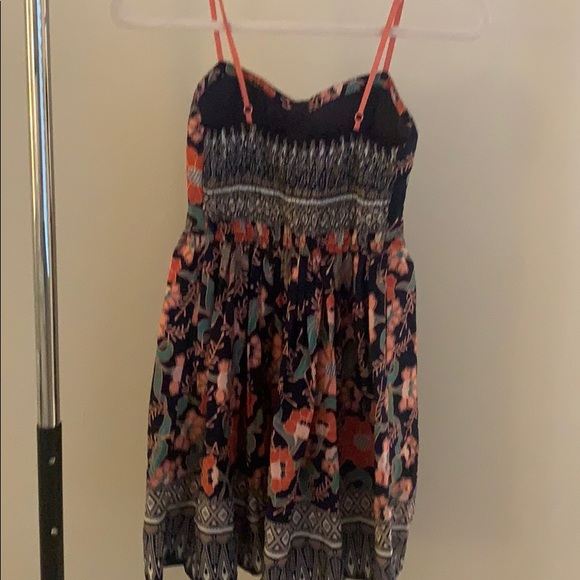 Size Small printed fit and flare dress - Picture 2 of 2